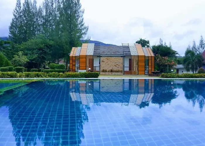 Resort Tanaosri & Creekside