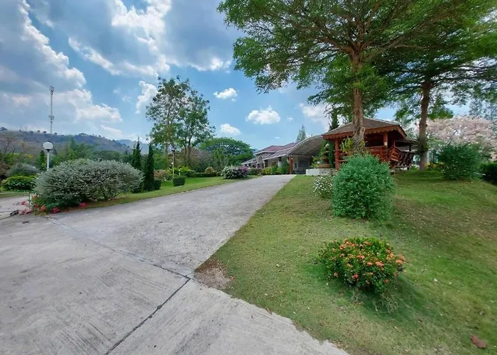 Tanaosri & Creekside Resort 3*