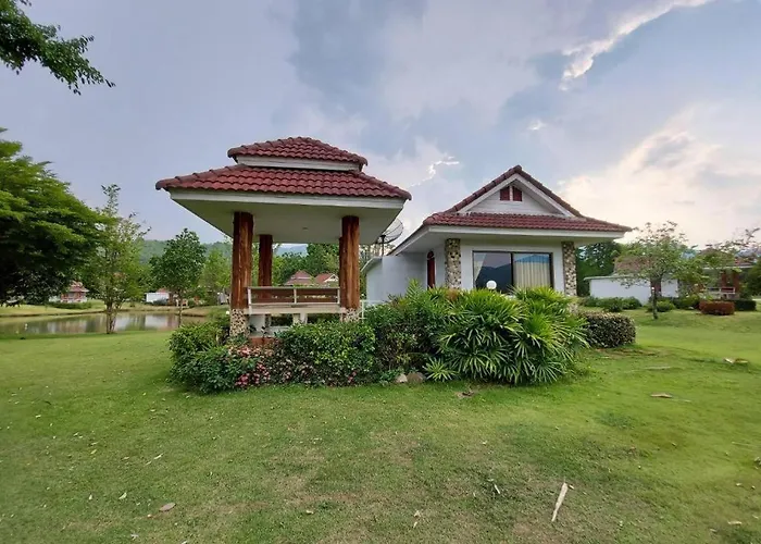 Tanaosri & Creekside Resort Suan Phueng