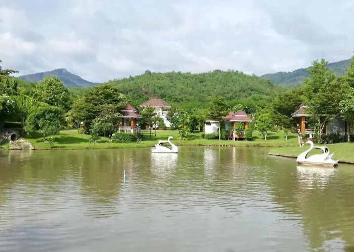 Resort Tanaosri & Creekside