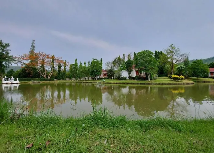 Resort Tanaosri & Creekside Suan Phueng