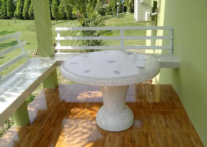 Resort Tanaosri & Creekside Suan Phueng
