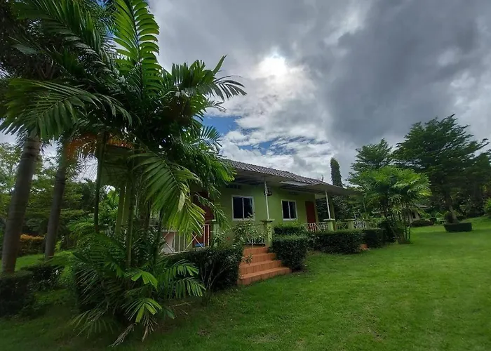 Tanaosri & Creekside Resort Suan Phueng