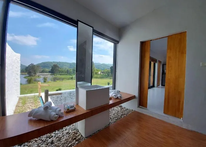 Tanaosri & Creekside 3* Suan Phueng