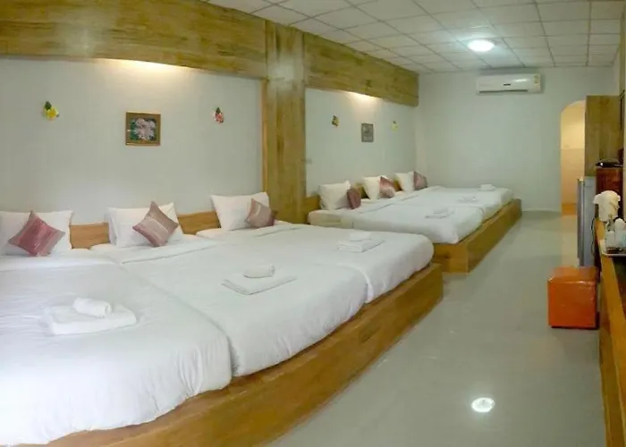 Resort Tanaosri & Creekside Suan Phueng