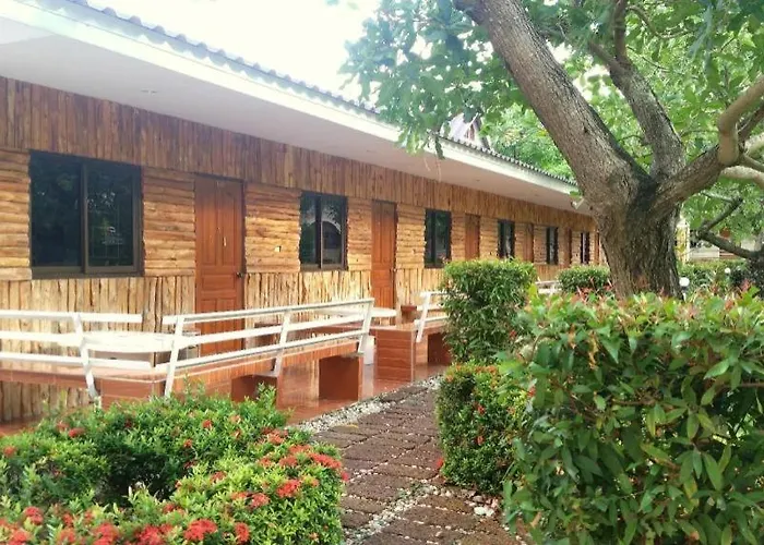 Tanaosri & Creekside Resort 3*