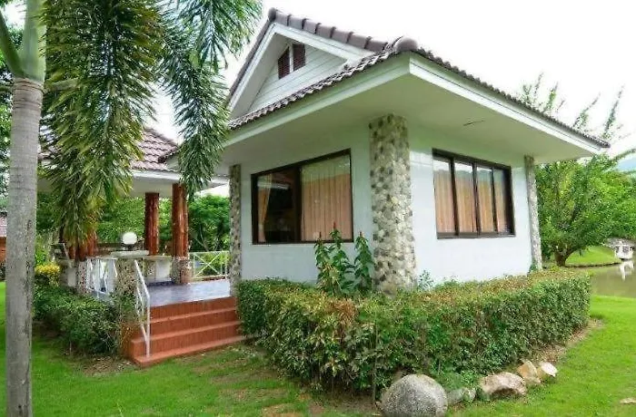 Tanaosri & Creekside 3* สวนผึ้ง
