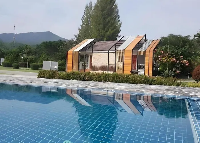 Tanaosri & Creekside รีสอร์ท