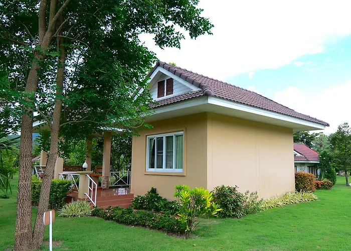 Tanaosri & Creekside Resort 3*