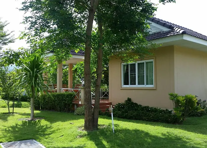 Resort Tanaosri & Creekside Suan Phueng