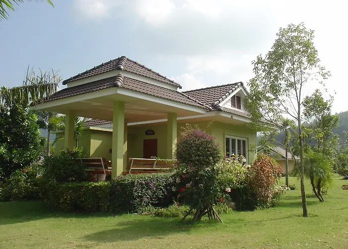 Resort Tanaosri & Creekside